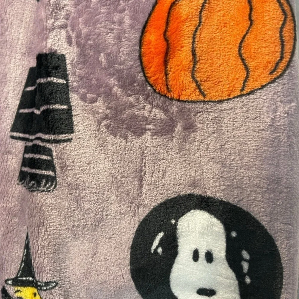 *NEW* Berkshire Peanuts Decorative Throw Blanket - Purple and Black